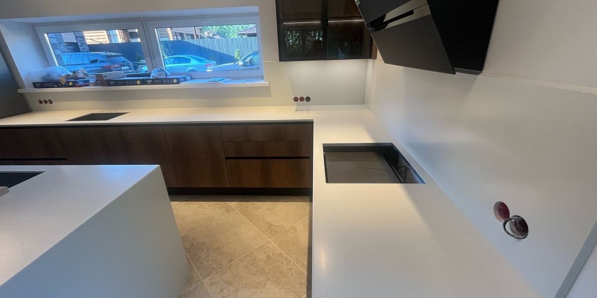 Столешница из искусственного камня Staron VB172