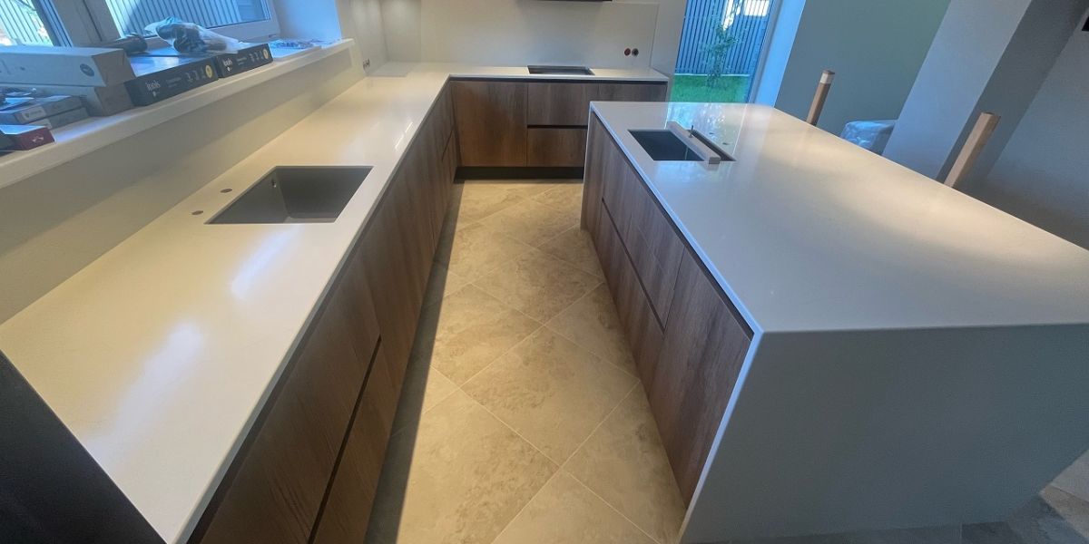 Столешница из акрилового камня Beige Granite